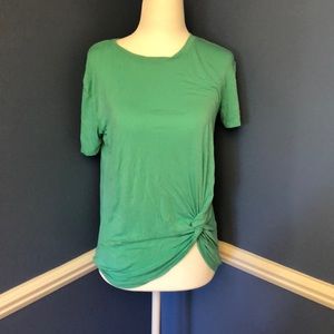 💜 3 for $12 Green short sleeve top